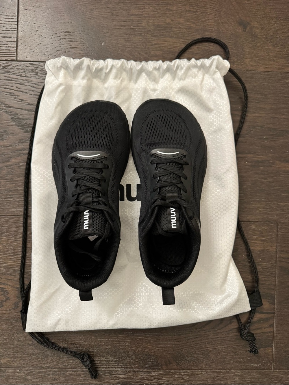 Women's Black wide toe box court shoes